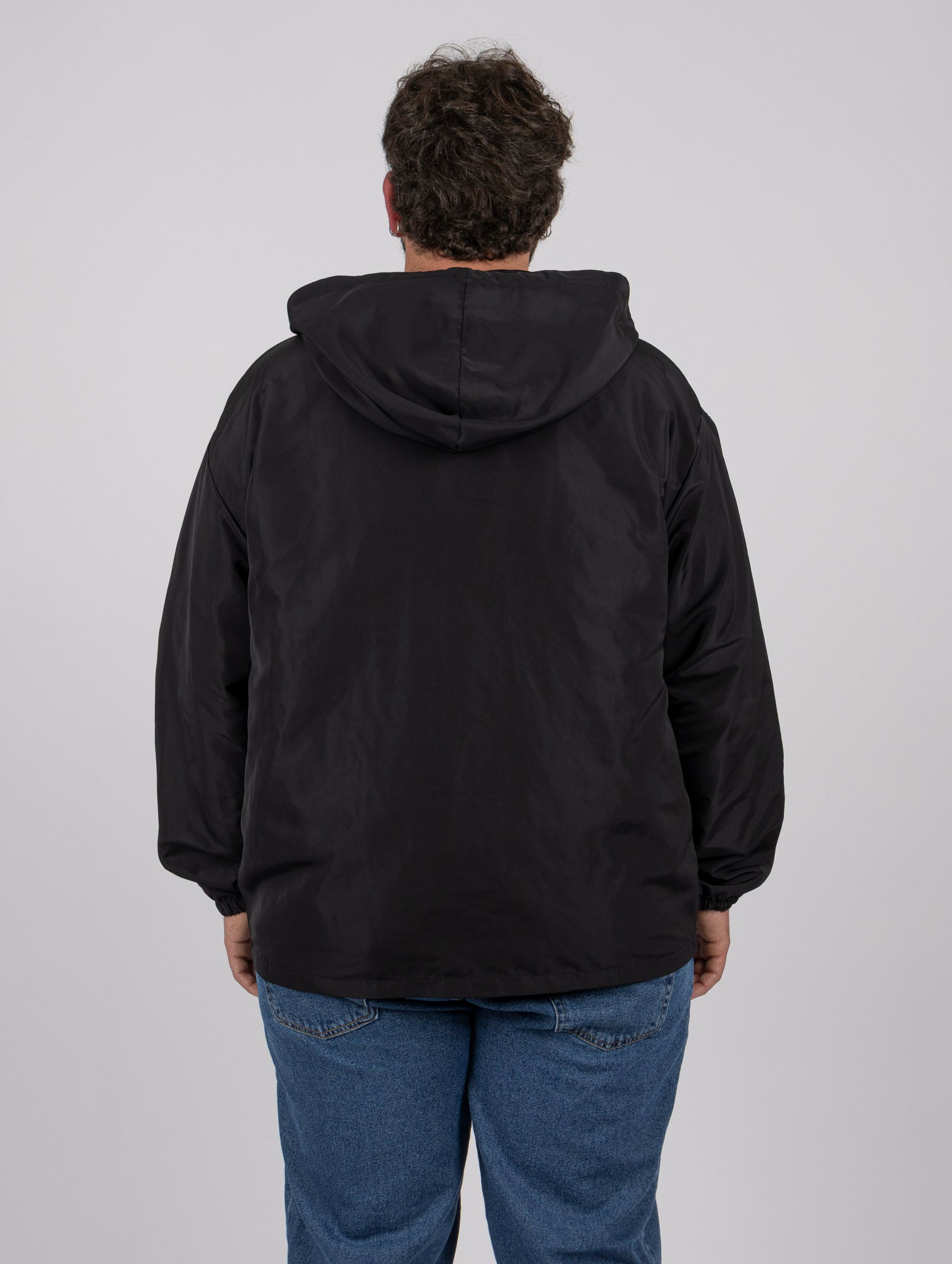 Giacca a Vento Nera con Cappuccio Uomo Taglie Forti
