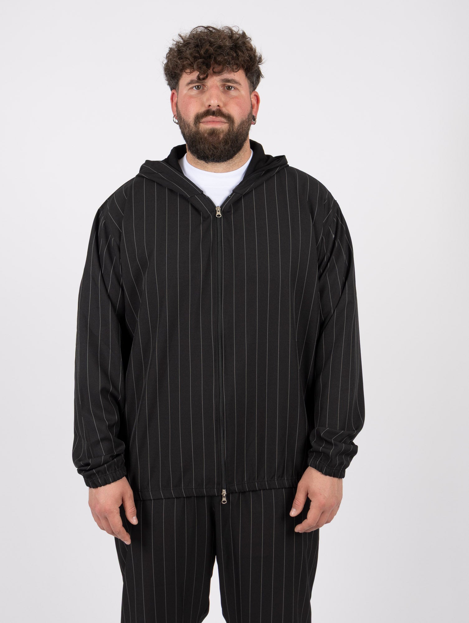 Giacca con Cappuccio Nera Gessata Uomo Taglie Forti