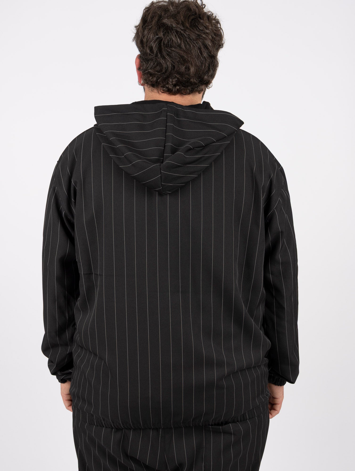 Giacca con Cappuccio Nera Gessata Uomo Taglie Forti