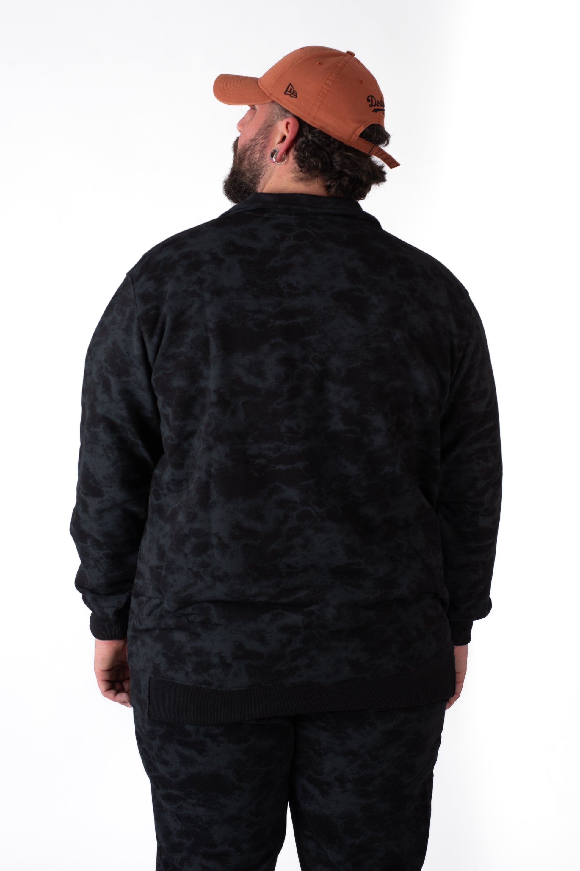 Felpa half-zip nera fantasia marmorizzata taglie forti uomo con cappello LA, vista retro