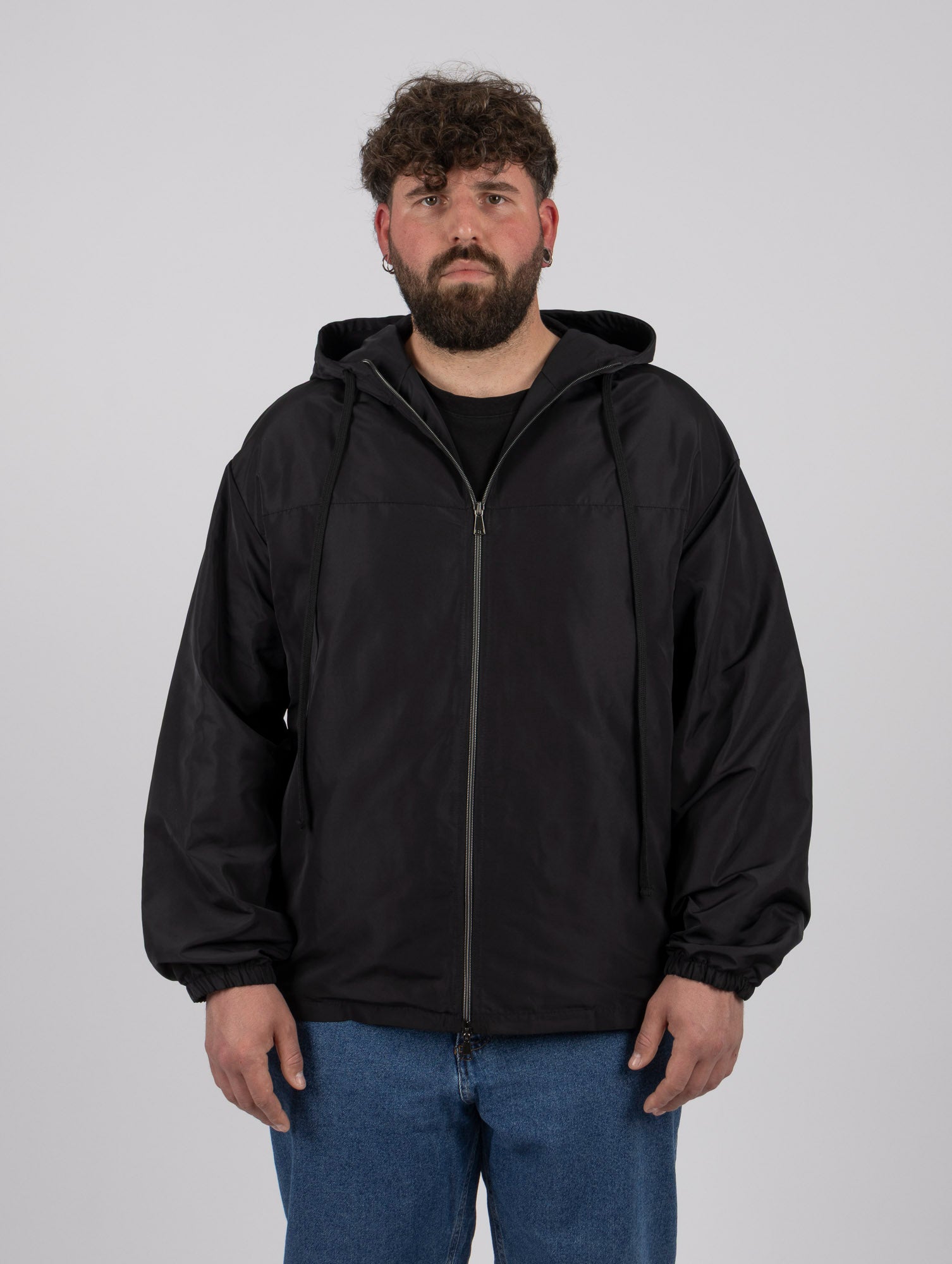 Giacca a Vento Nera con Cappuccio Uomo Taglie Forti