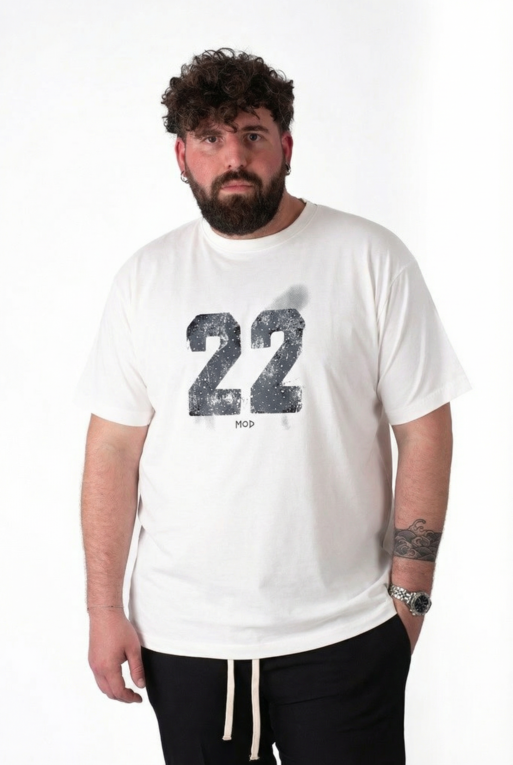 T-Shirt Bianca "22" Stampa Stencil Uomo Taglie Forti