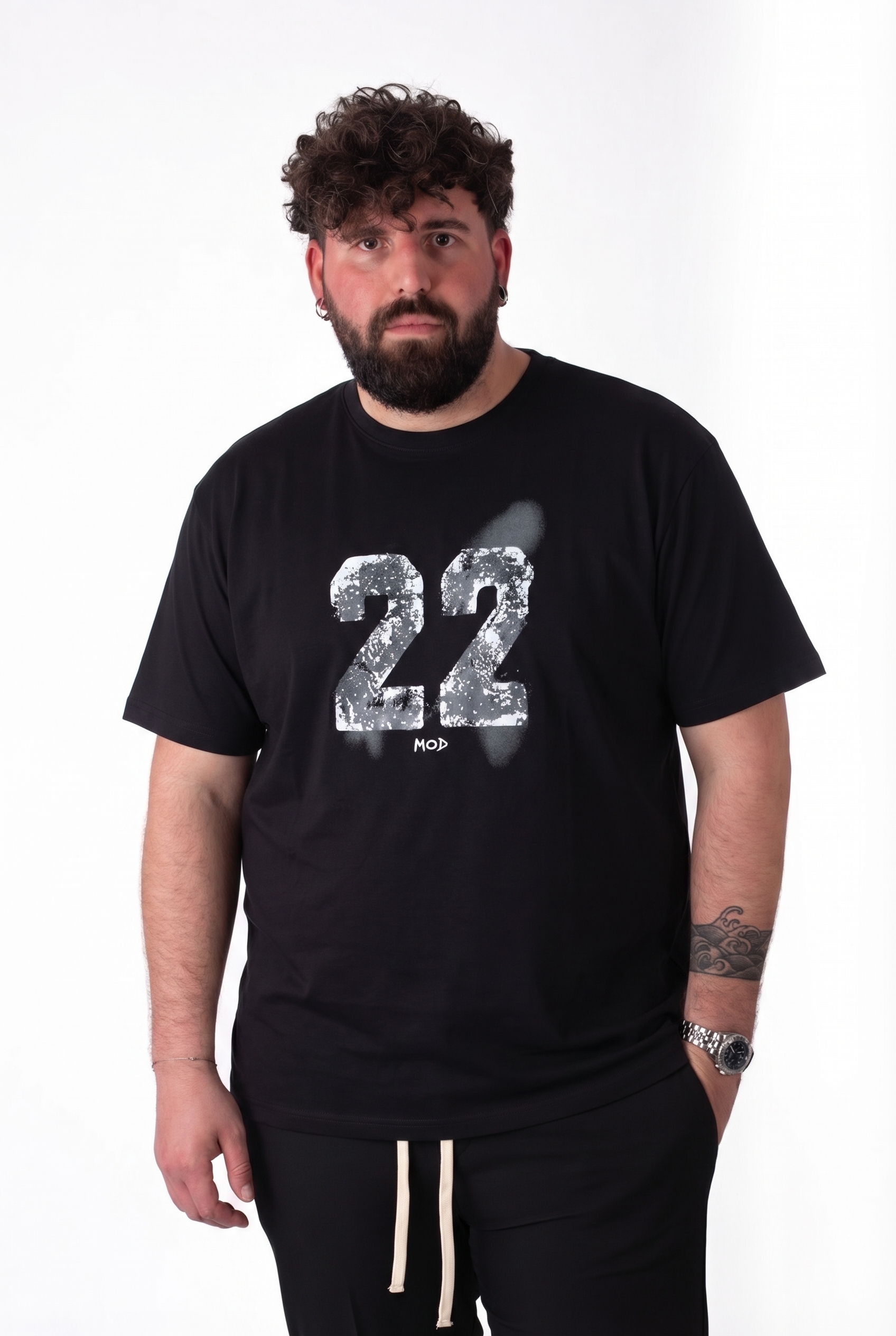 T-Shirt Nera "22" Stampa Stencil Uomo Taglie Forti