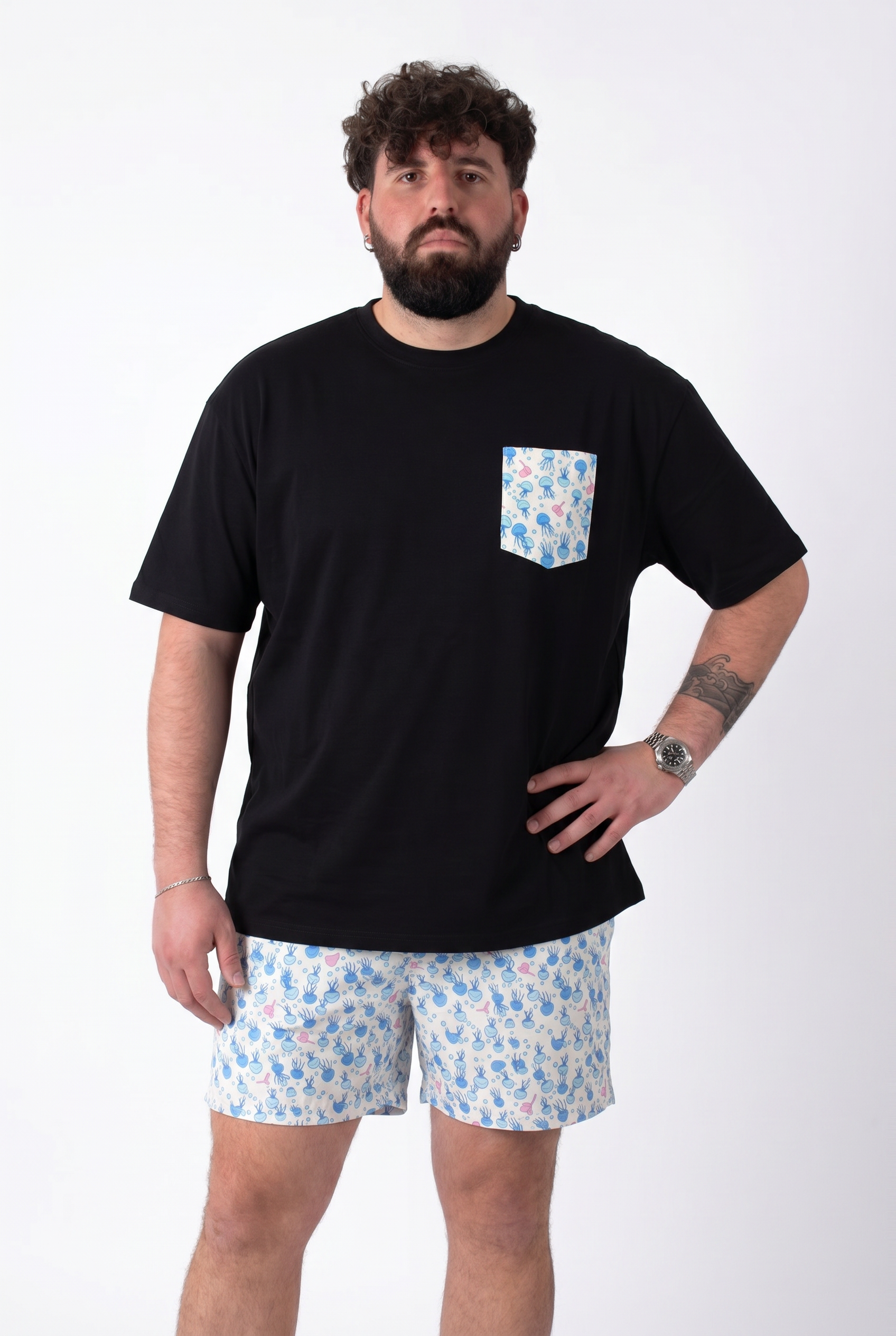 T-Shirt Nera con Taschino Fantasia Meduse Uomo Taglie Forti