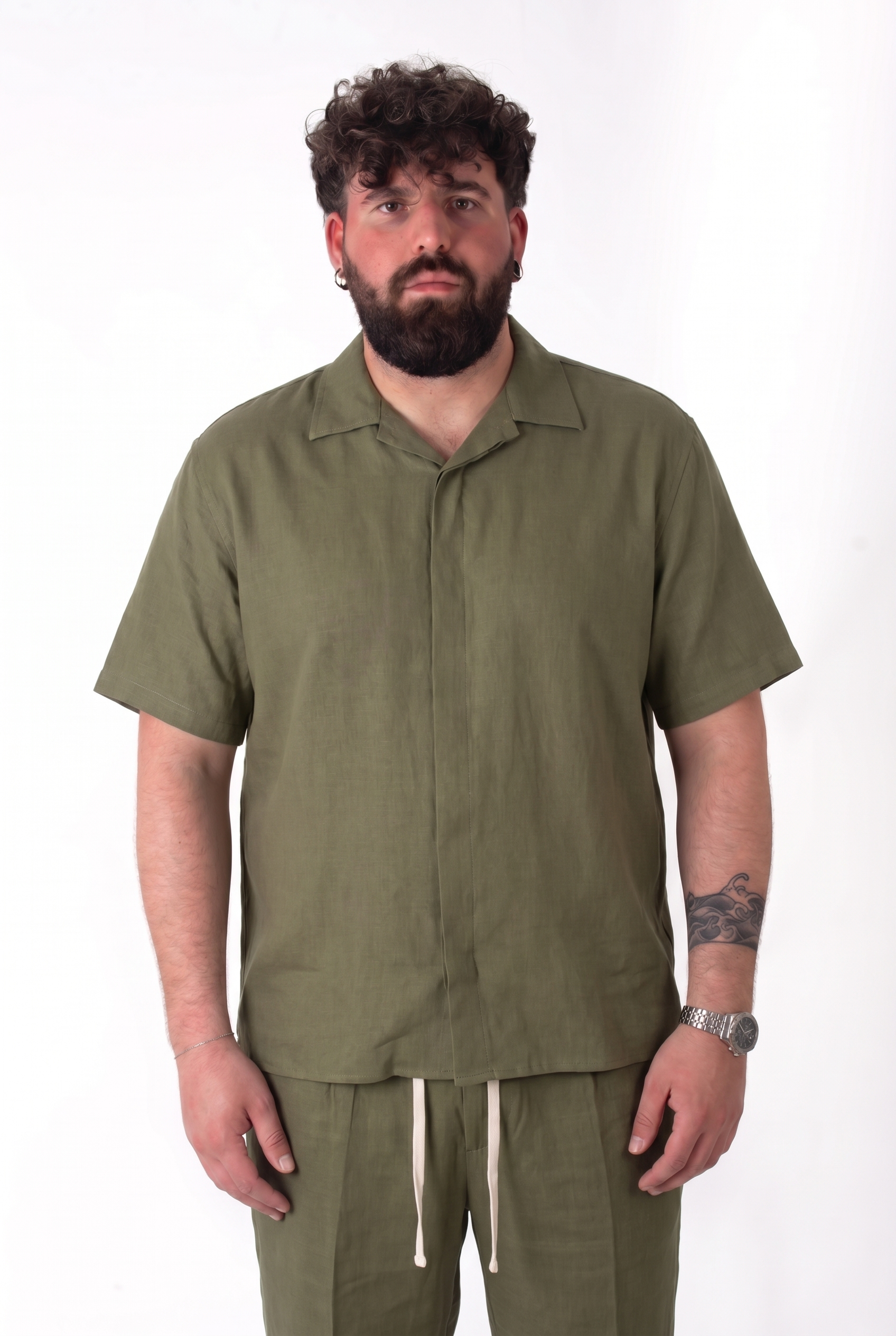Camicia Fuerteventura Verde Militare in Lino Manica Corta Colletto Revers Uomo Taglie Forti