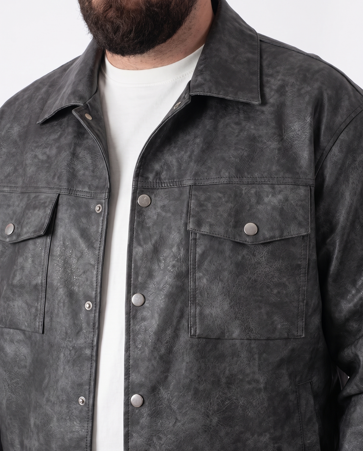 Giacca Hendrix in Ecopelle Grigio Antracite Washed Stile Trucker Uomo Taglie Forti